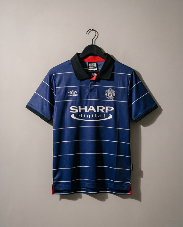 Manchester United Visitante 1999 Retro Football Shirt