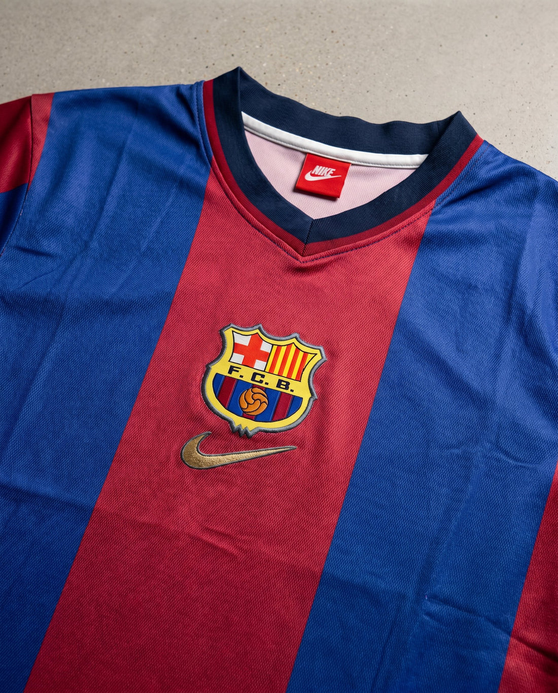 Barcelona Local 1998 retro shirt detail
