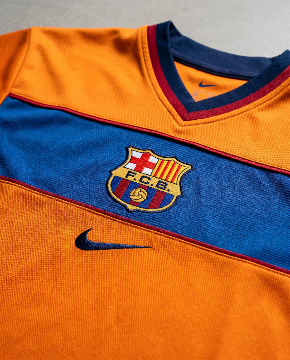 Barcelona Segunda visitante 1998 retro shirt detail