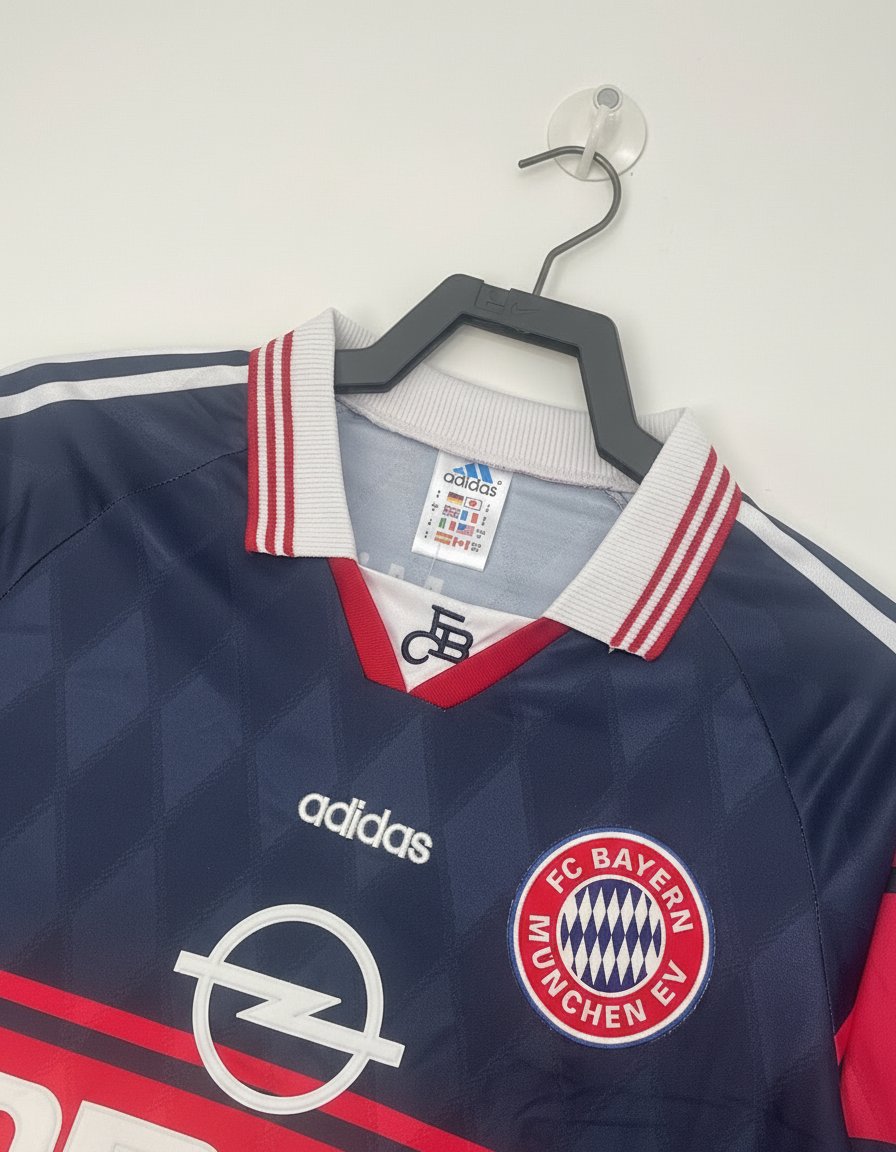 Bayern Munich Local 1997-99 retro shirt detail