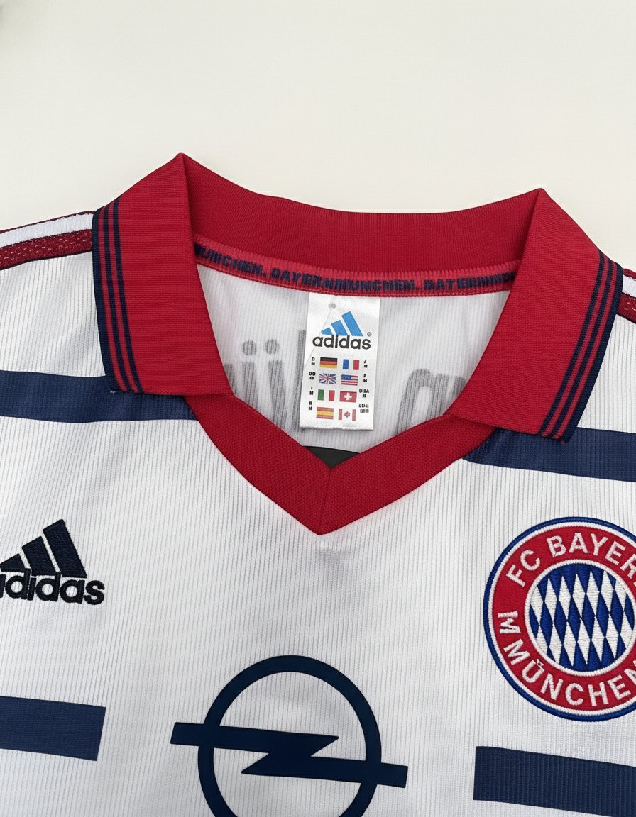 Bayern Munich Visitante 1998-00 retro shirt detail
