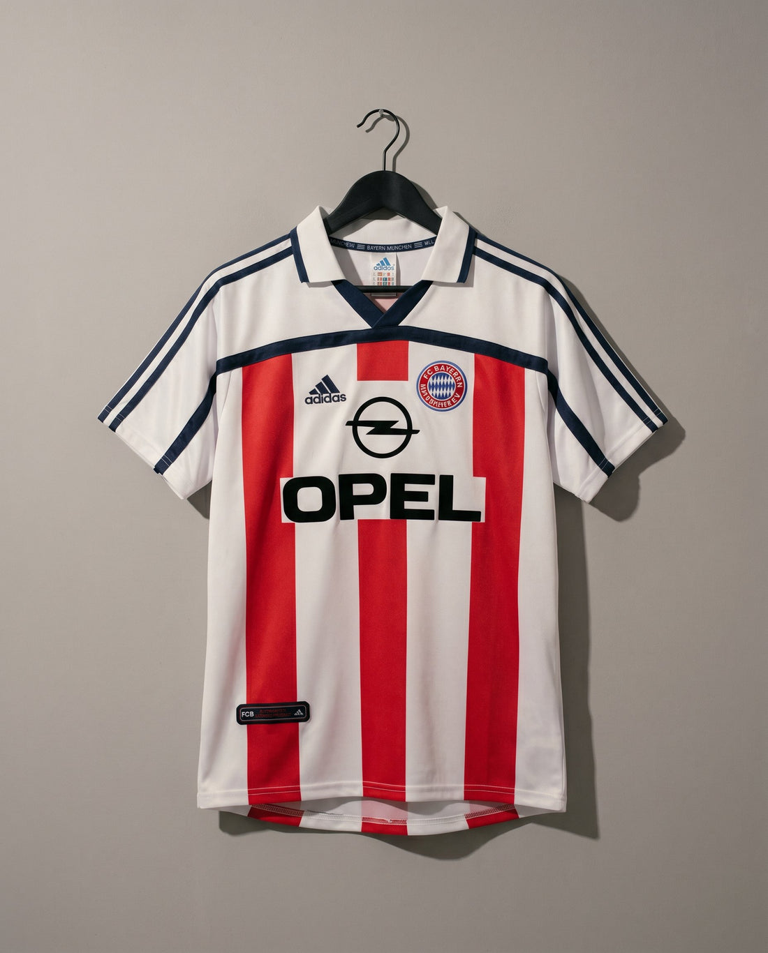 Bayern Munich Visitante 2000 retro shirt front