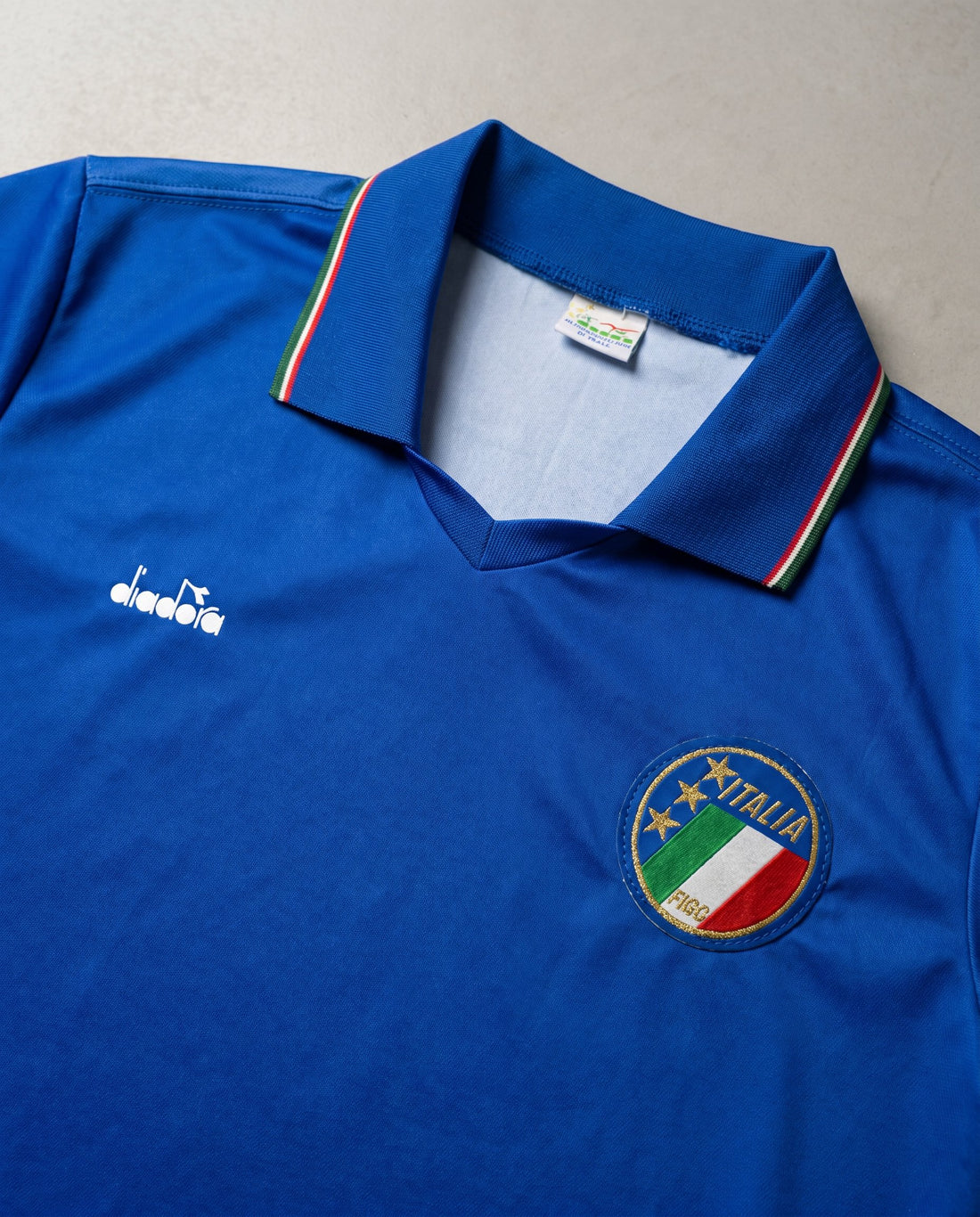 Italia Local 1990 retro shirt detail