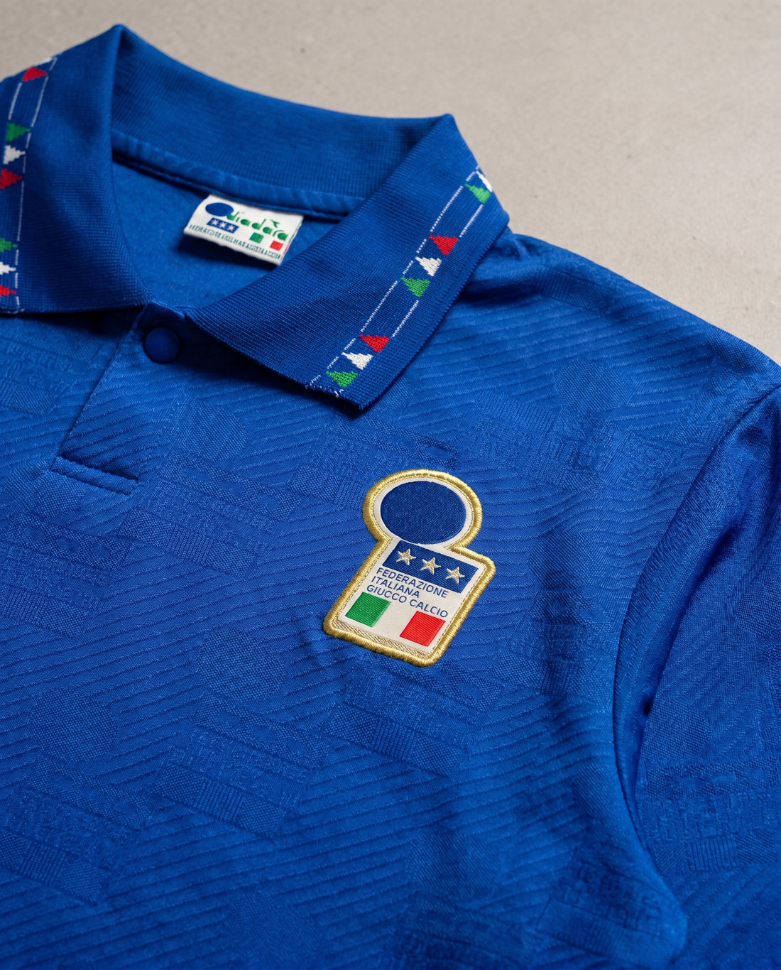 Italia Local 1994 retro shirt detail