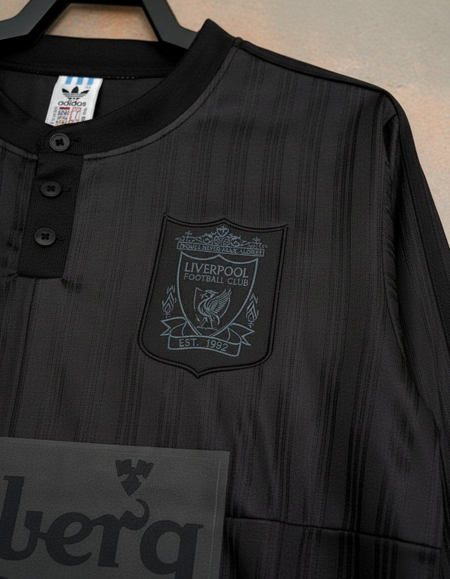 Liverpool Especial 1995-96 retro shirt detail