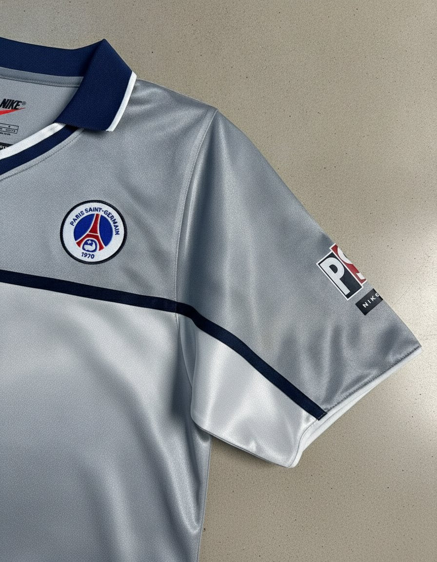 PSG Visitante 2000 retro shirt detail